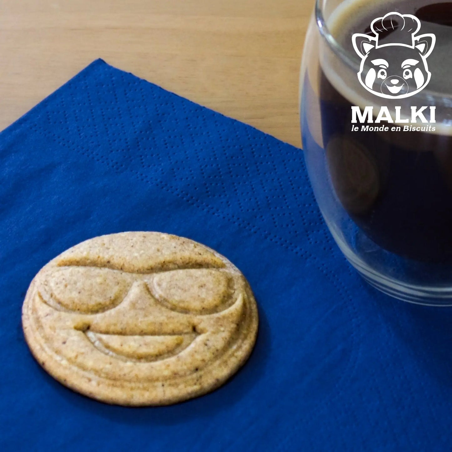 Biscuit Smiley Emoji Lunettes de Soleil sur pâte cuite et café